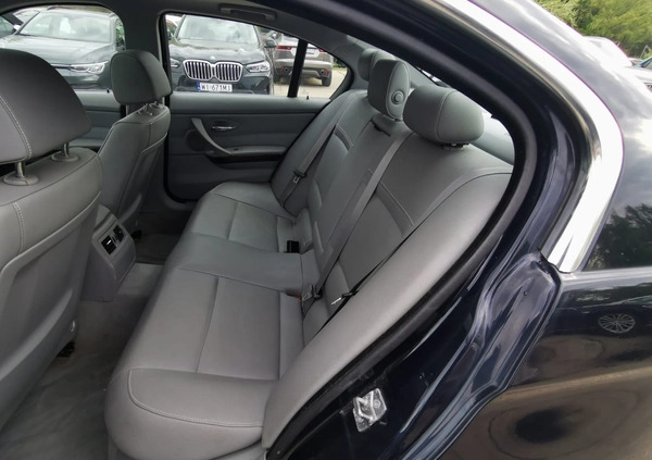 BMW Seria 3 cena 39900 przebieg: 238200, rok produkcji 2010 z Warszawa małe 326